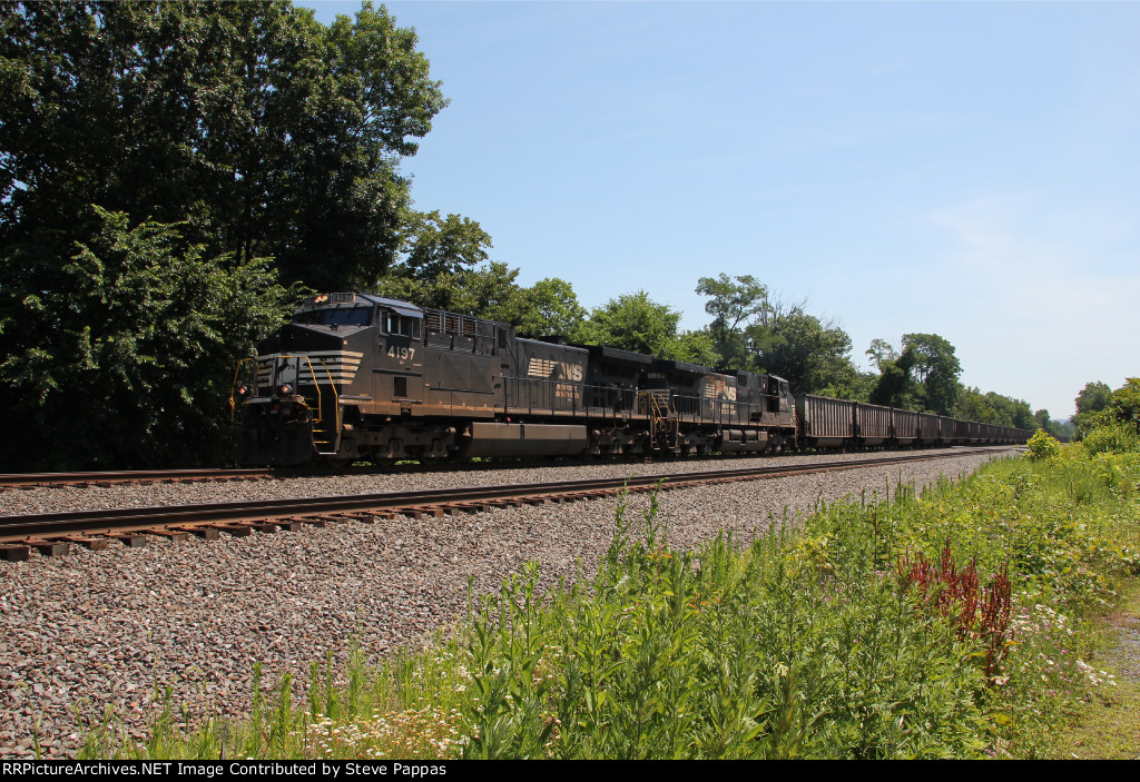NS 4197 leads train 591 West